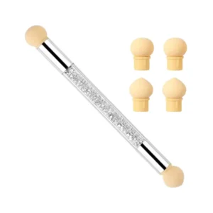 Pinceau éponge blanc double embout pour nail art ombré et babyboomer avec ses 4 éponges de rechange posé sur un fond neutre - Cosminty Réunion.