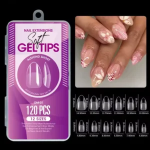 Boîte professionnelle violette de 120 pièces de capsules américaines mains Soft Gel de forme Short Almond référence OM-01, avec tableau des 12 tailles millimétrées et modèle de manucure amande courte avec Nail Art de fleurs blanches et détails roses, Cosminty La Réunion.