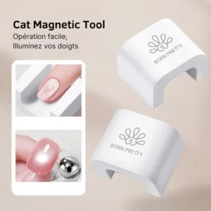 Obtenez un effet velours irrésistible et des reflets Cat Eye ultra-réguliers en toute simplicité ! Le support aimanté Cat Magnetic Tool Born Pretty associe un socle ergonomique en U à une technologie magnétique intégrée (compatible avec bille aimantée). En posant simplement le doigt dans le guide central, vous stabilisez la main et obtenez un effet lumineux homogène instantané sur l'ensemble de l'ongle. Accessoire indispensable pour les prothésistes ongulaires, en stock local chez Cosminty avec livraison rapide à La Réunion (974).